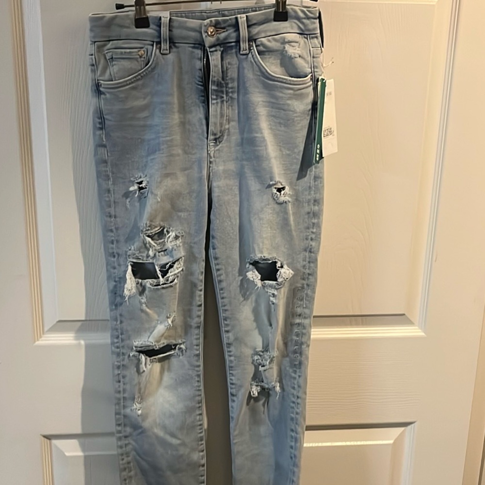 H&M high waisted jeans.